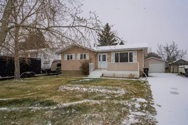 5313 50 Ave, Grimshaw, AB T0H 1W0