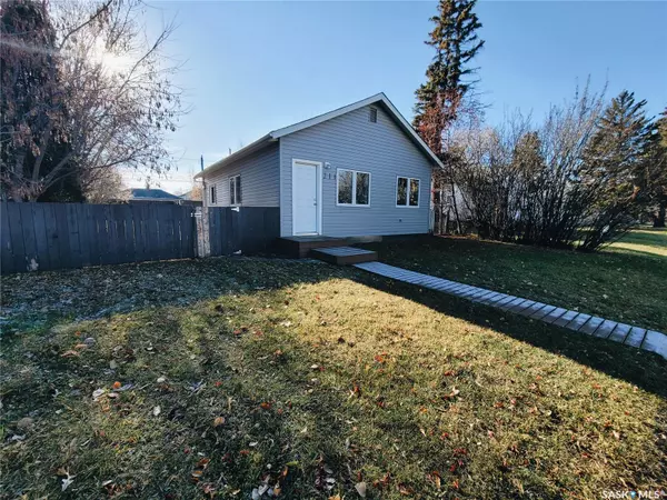 211 9th STREET E, Prince Albert, SK S6V 0X7