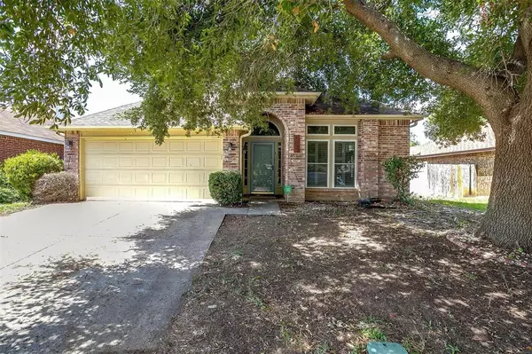 2552 Clovermeadow Drive, Fort Worth, TX 76123