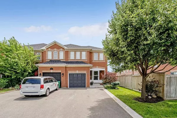 5 Steeprock RD, Brampton, ON L7A 1N3