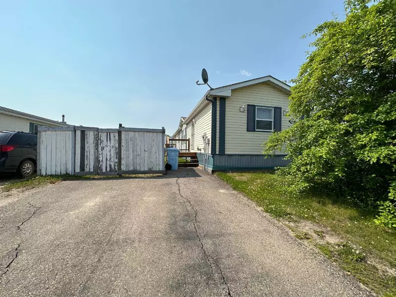 109 Hoehne ST, Fort Mcmurray, AB T9K2K8