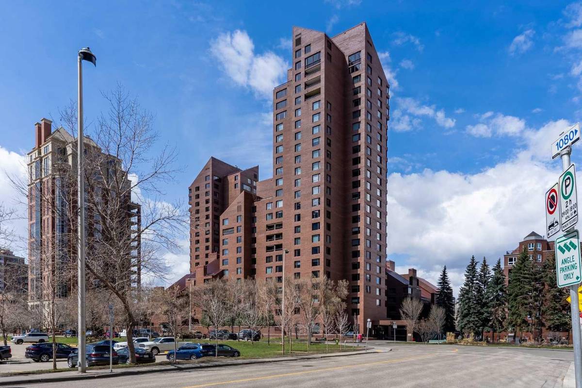 Calgary, AB T2P 3R8,500 Eau Claire AVE Southwest #1002A