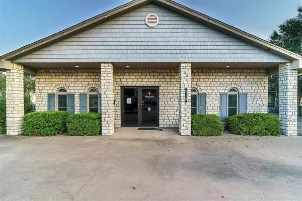 Granbury, TX 76048,510 W Pearl Street