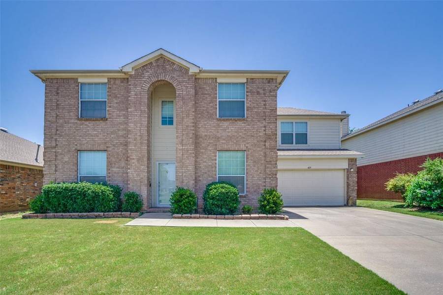 409 Deer Lake Drive, Fort Worth, TX 76140