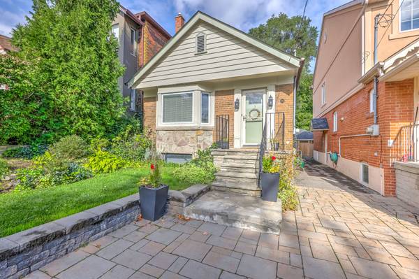 344 St Germain AVE, Toronto C04, ON M5M 1W5