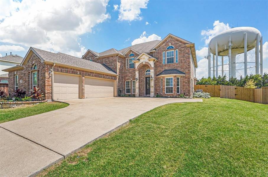 1004 Regal Bluff Lane, Desoto, TX 75115