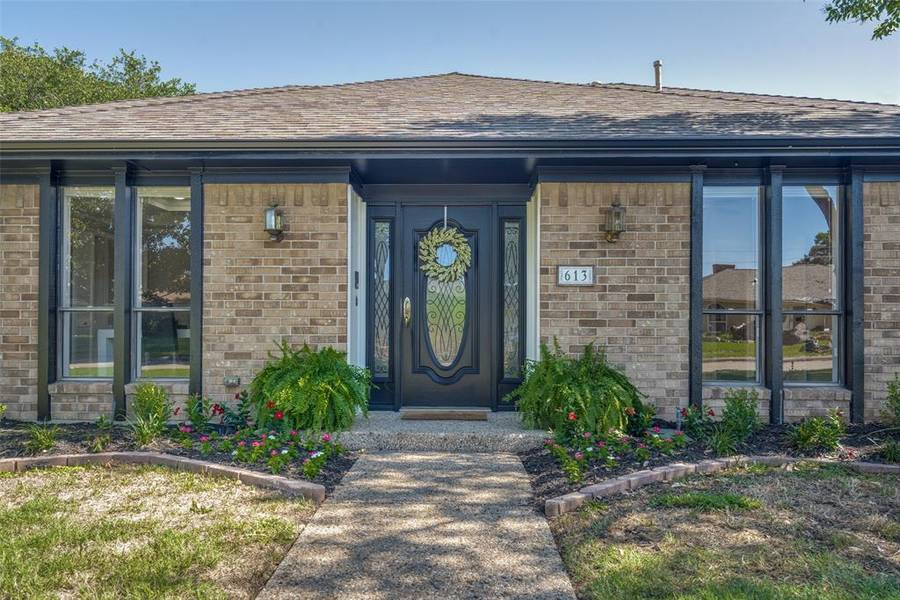 613 Wentworth Drive, Richardson, TX 75081