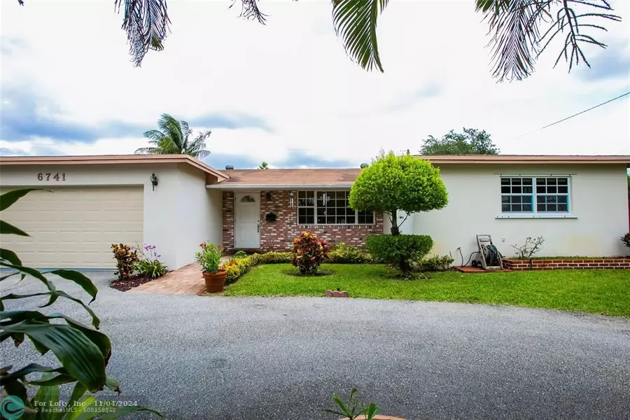 6741 SW 10th St, Pembroke Pines, FL 33023