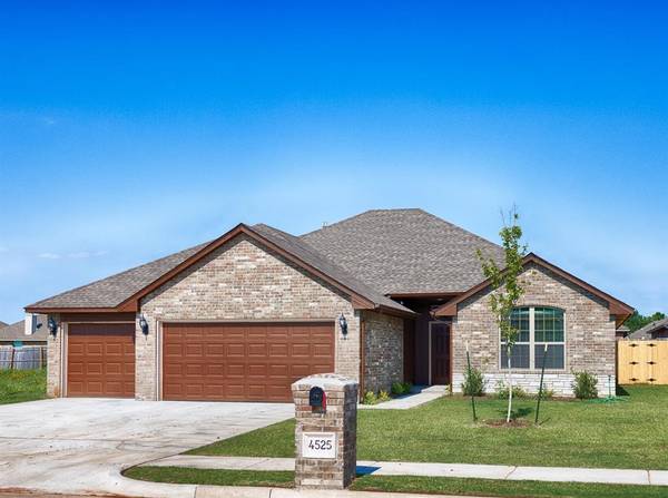 4525 Adobe Court, Yukon, OK 73099