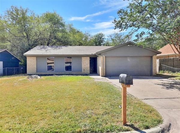 5736 Macneill Drive, Haltom City, TX 76148