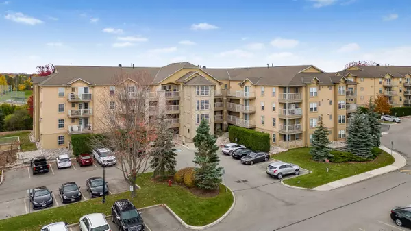 Oakville, ON L6M 4N2,1470 Bishops Gate #409