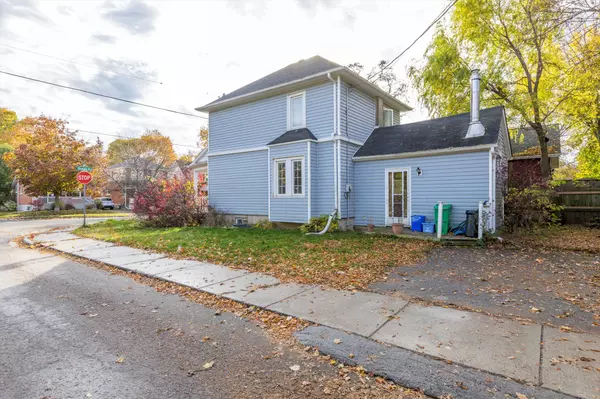 Peterborough, ON K9H 4K2,633 Downie ST