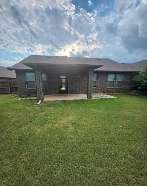 Yukon, OK 73099,404 Scully Road