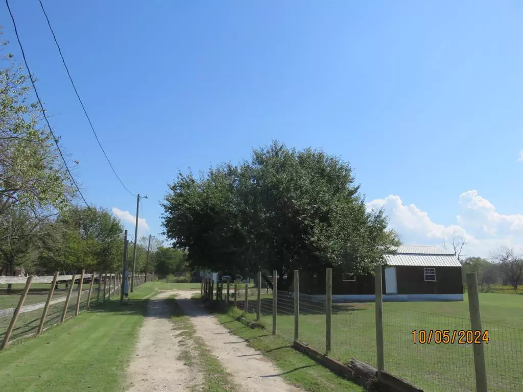 Quinlan, TX 75474,9287 Private Road 3844