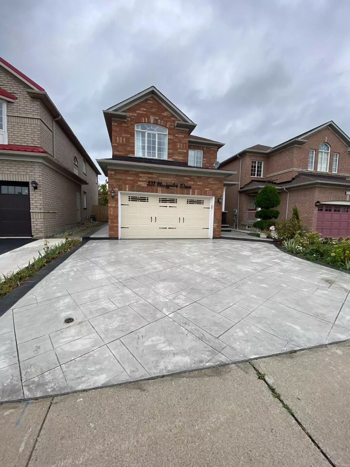 Mississauga, ON L5W 1P5,537 Navigator DR #MAIN