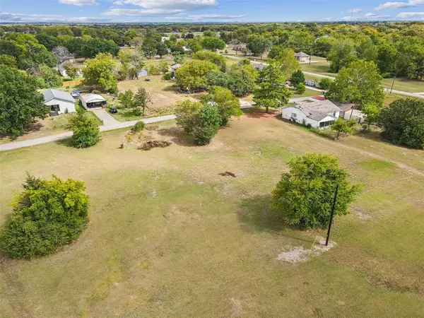 East Tawakoni, TX 75472,118 Calhoun Cove