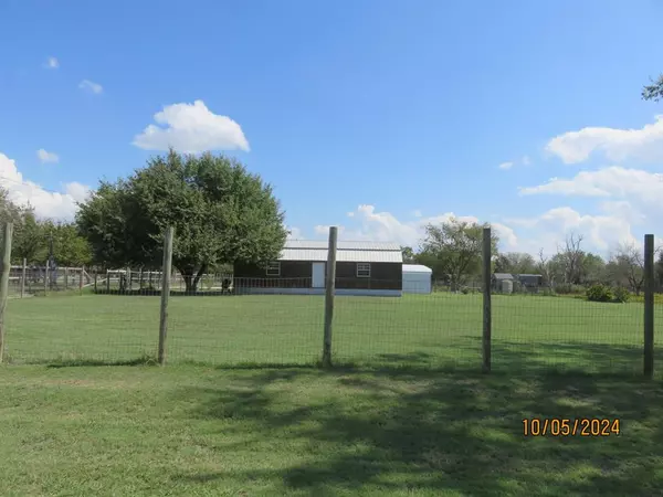 Quinlan, TX 75474,9287 Private Road 3844