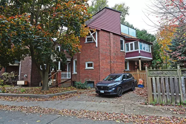 Toronto E01, ON M4J 3M1,28 Ravina CRES