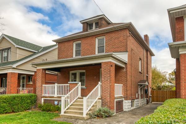 4 Balsam AVE N, Hamilton, ON L8L 6Y2