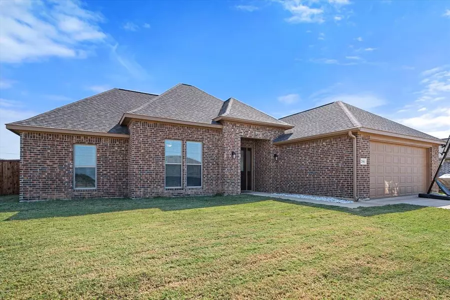 2301 Camryn Lane, Mabank, TX 75147