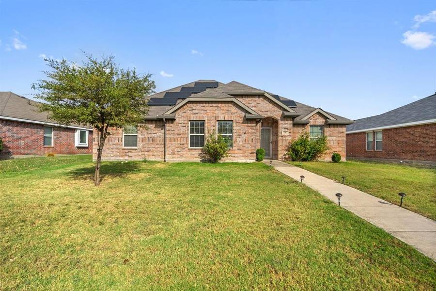 1547 Nottingham Drive, Lancaster, TX 75134