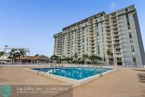 13499 Biscayne Blvd  #607, North Miami, FL 33181