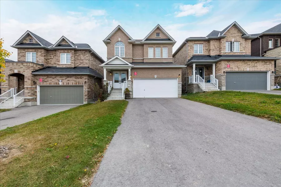 172 Muirfield DR, Barrie, ON L4N 6K7