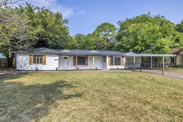 715 Merritt Street, River Oaks, TX 76114