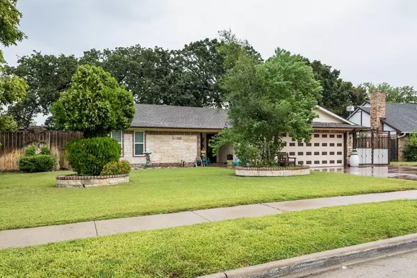 Lewisville, TX 75067,537 Auburn Drive