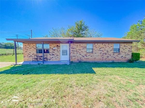 211 N Angelo Street, Roby, TX 79543