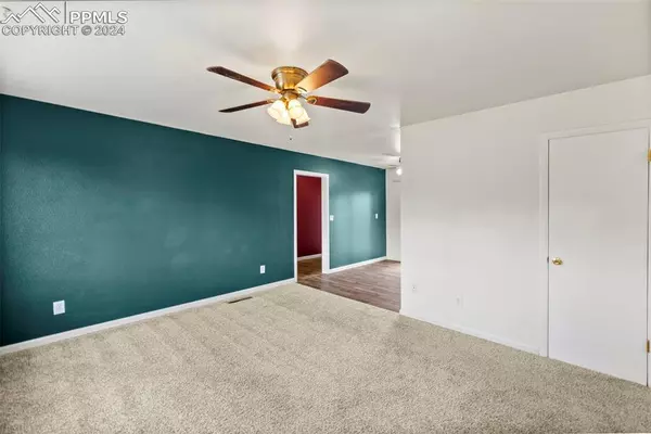 Colorado Springs, CO 80906,1512 Willshire DR