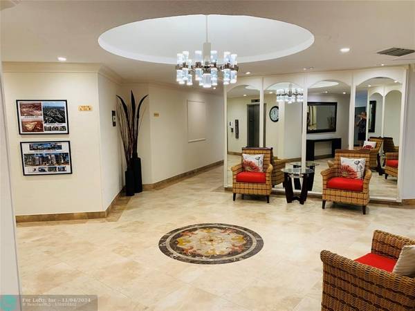 Fort Lauderdale, FL 33315,900 River Reach Dr  #410