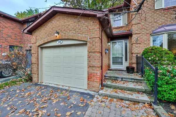 Oakville, ON L6L 5S4,158 Riverview ST