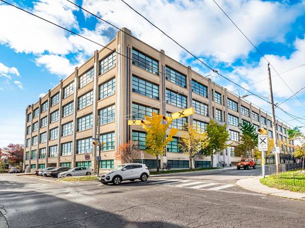 1001 Roselawn AVE #324, Toronto W04, ON M6B 4M4