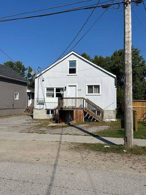 North Bay, ON P1B 5H9,128 Oakwood AVE