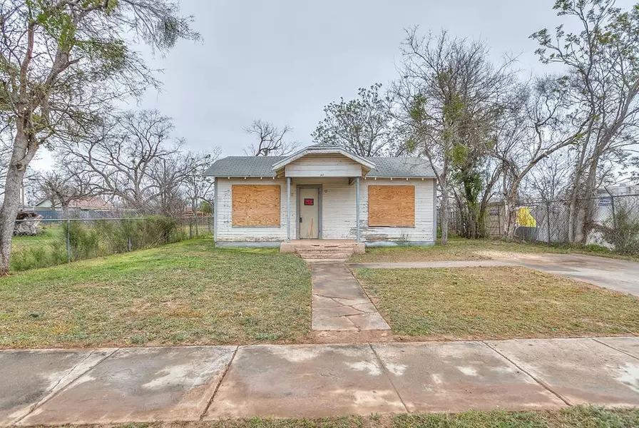 20 W 10th St, San Angelo, TX 76903