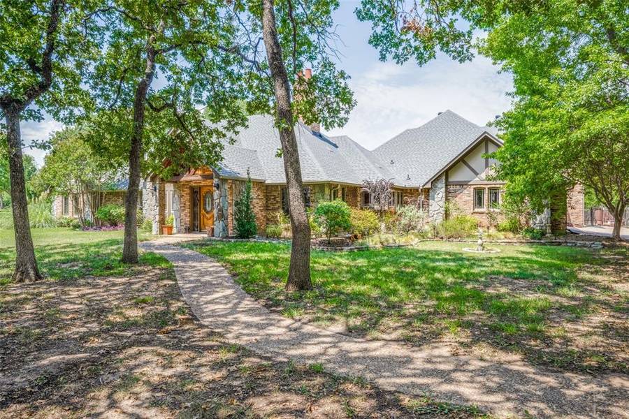 335 Canyon Oaks Drive, Argyle, TX 76226