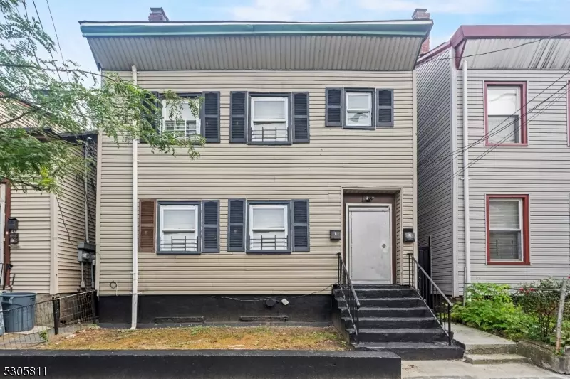 45 Bergen St, Paterson City, NJ 07522