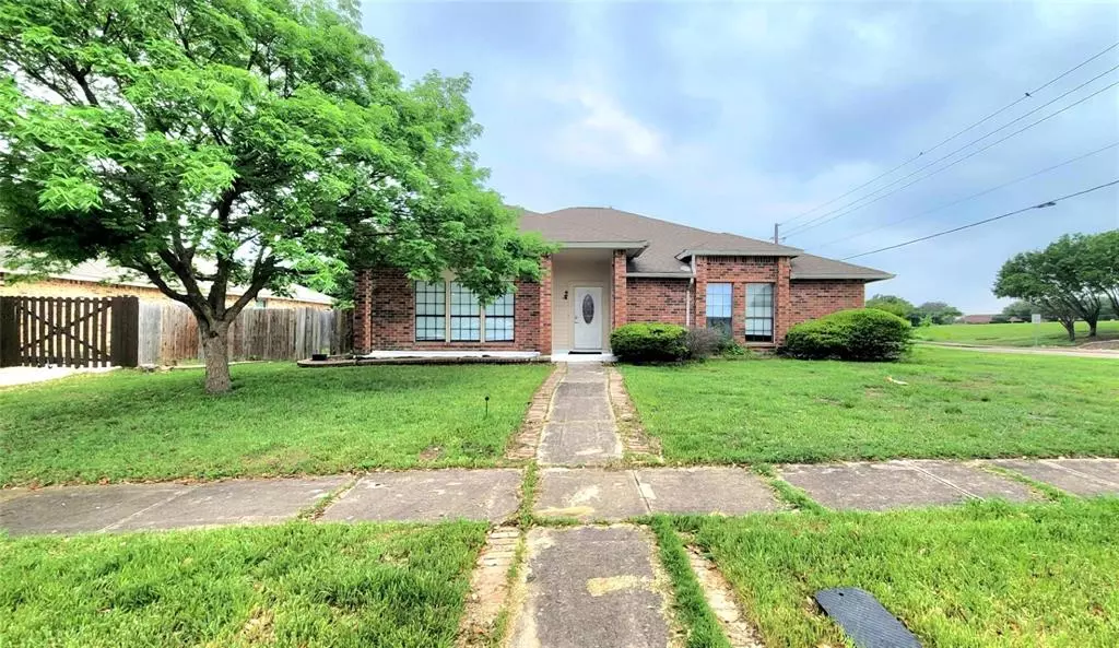 The Colony, TX 75056,1 Holden Circle