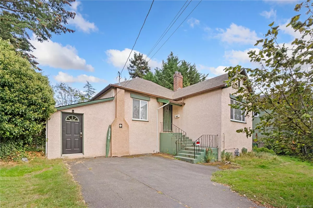 Saanich, BC V8P 4J7,3233 Kingsley St