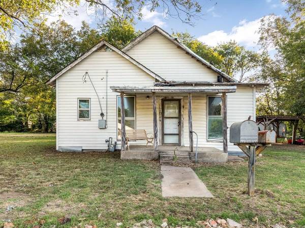 1014 Trinity Street, Cleburne, TX 76031