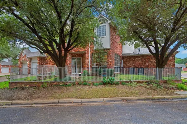 Arlington, TX 76012,540 Lochngreen Trail