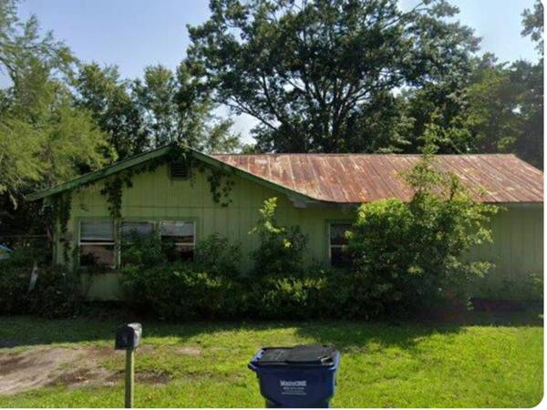 128 16th St, Apalachicola, FL 32320