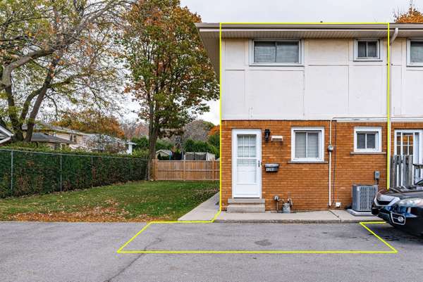 1295 Fennell AVE E, Hamilton, ON L8T 1T3