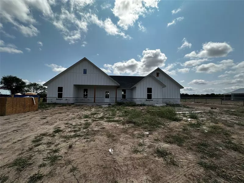 1045 County Road 3451, Paradise, TX 76073