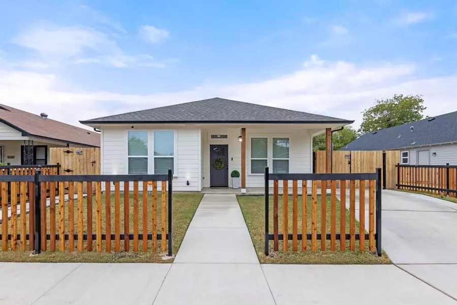 1530 E Cannon Street, Fort Worth, TX 76104