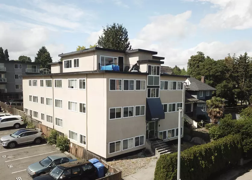 217 ROYAL AVENUE, New Westminster, BC V3L 1H4