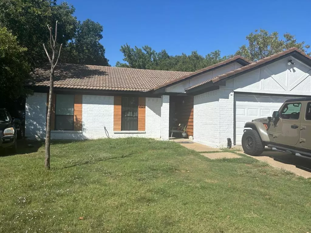 Arlington, TX 76014,1527 Twin Post Drive