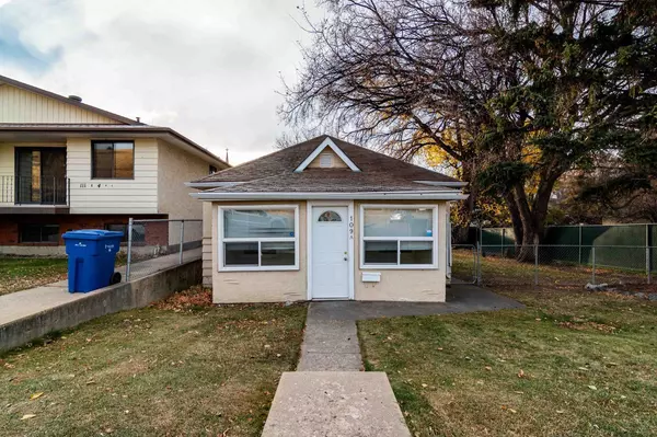 109A 4 ST NE, Medicine Hat, AB T1A5M9