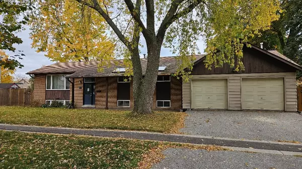 41 Dearham Wood, Toronto E08, ON M1E 1S2